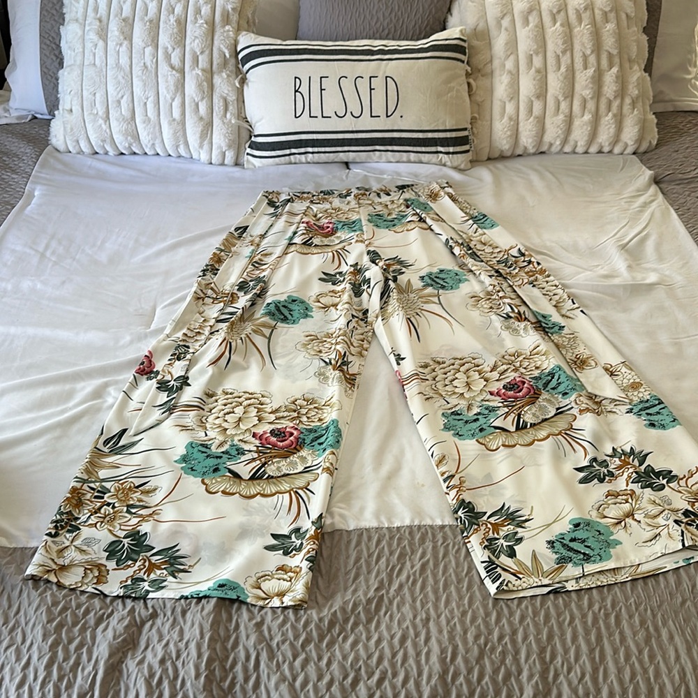 Floral print , wide legged pants, size 12